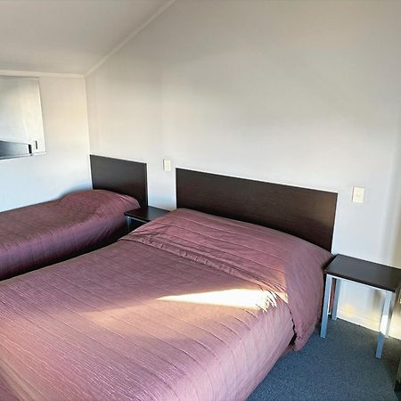 Arena Lodge Palmerston North Extérieur photo