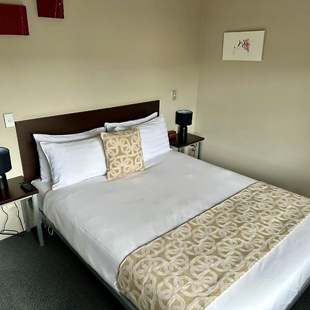 Arena Lodge Palmerston North Extérieur photo