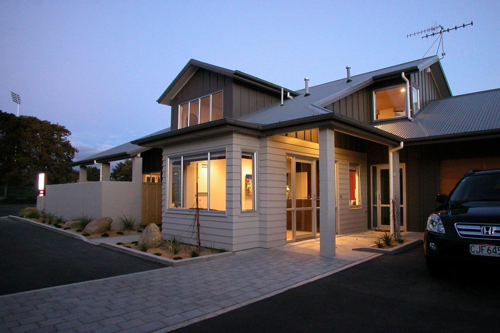 Arena Lodge Palmerston North Extérieur photo