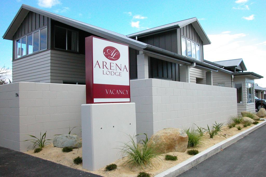 Arena Lodge Palmerston North Extérieur photo