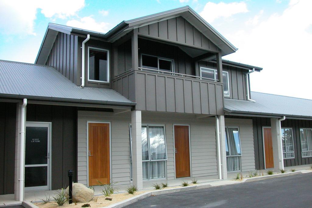 Arena Lodge Palmerston North Extérieur photo
