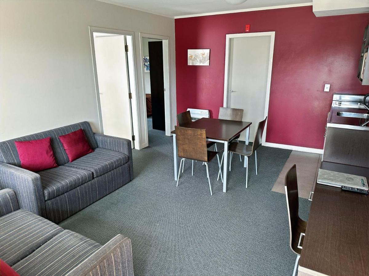 Arena Lodge Palmerston North Extérieur photo