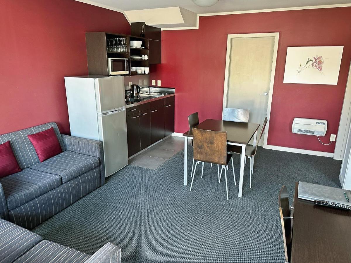 Arena Lodge Palmerston North Extérieur photo
