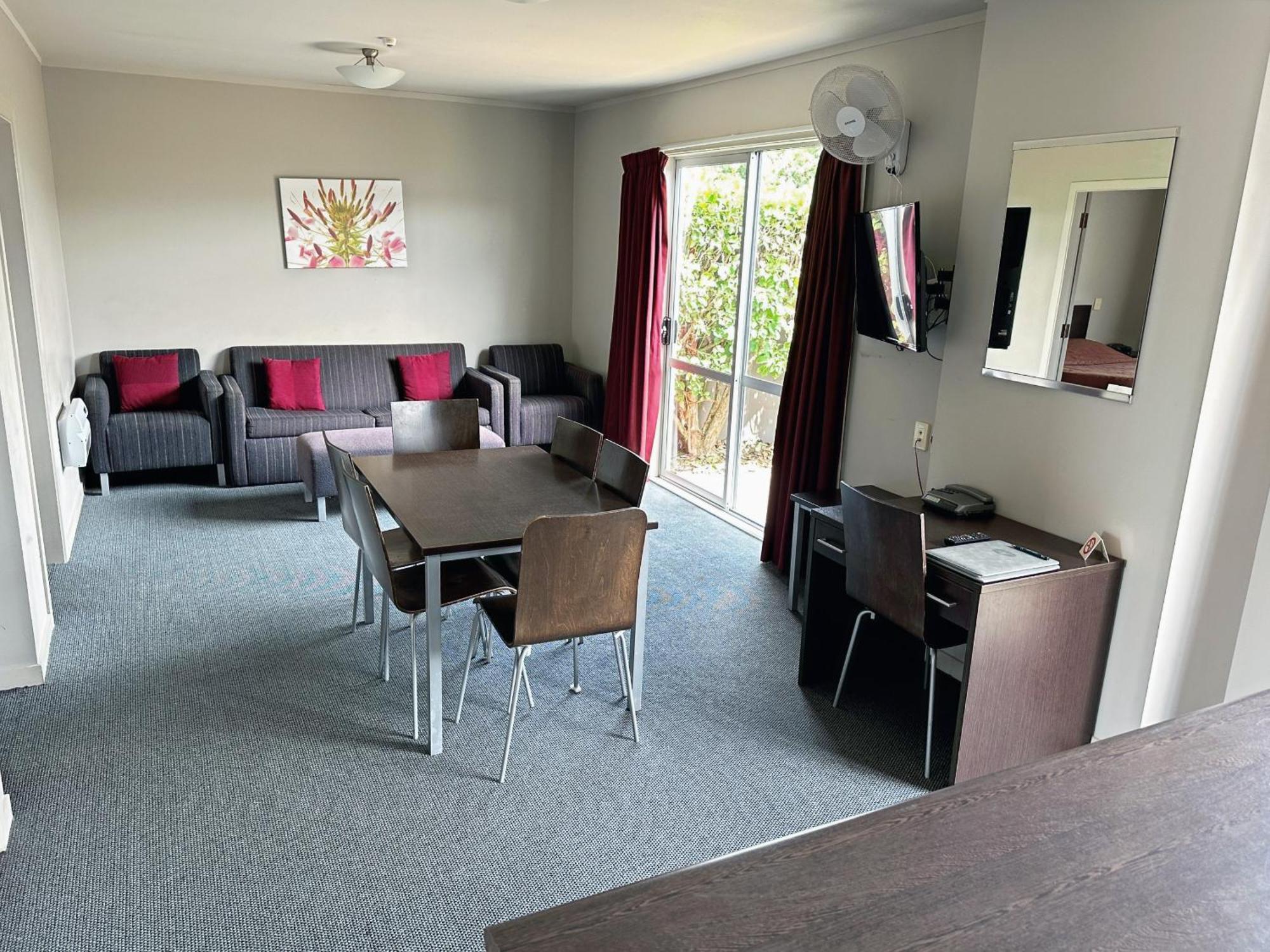 Arena Lodge Palmerston North Extérieur photo
