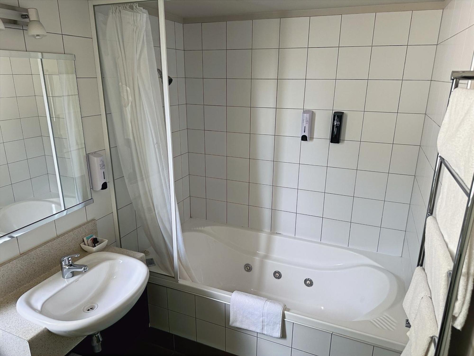 Arena Lodge Palmerston North Extérieur photo