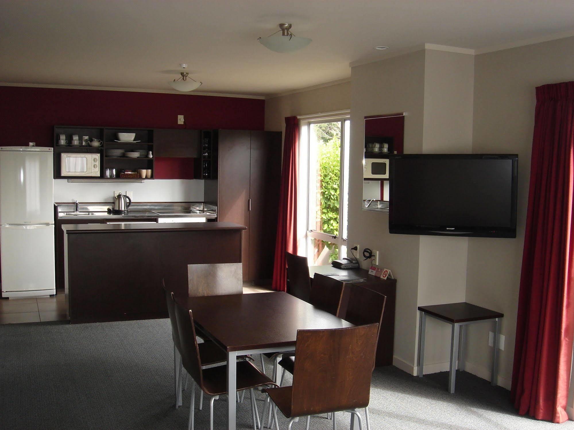 Arena Lodge Palmerston North Extérieur photo