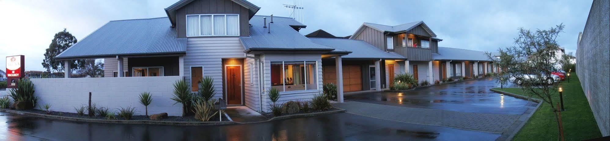 Arena Lodge Palmerston North Extérieur photo